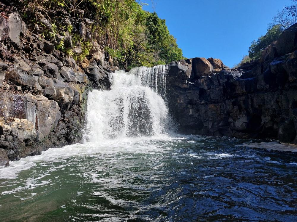 Speedboat: GRSE Waterfall & Île aux Cerfs Discovery
