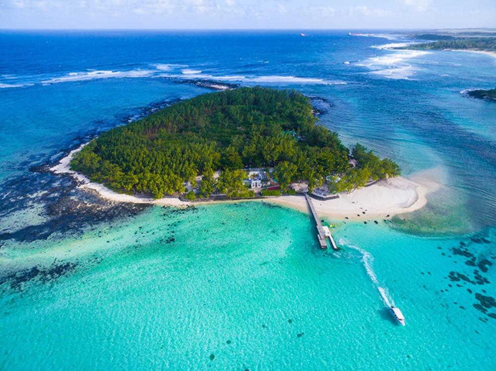 Speedboat: Île aux Deux Cocos Island Escape