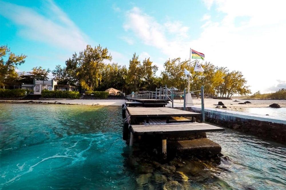 Speedboat: Île aux Deux Cocos Island Escape