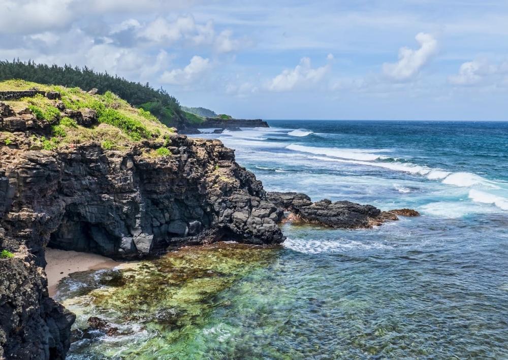 Mauritius Sacred Lake, Waterfalls & Tea Plantation Full-Day Tour