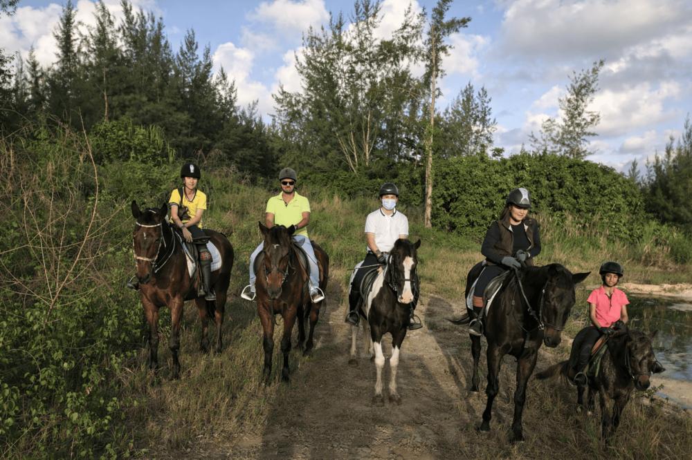 Riambel: Nature Horse Riding Experience