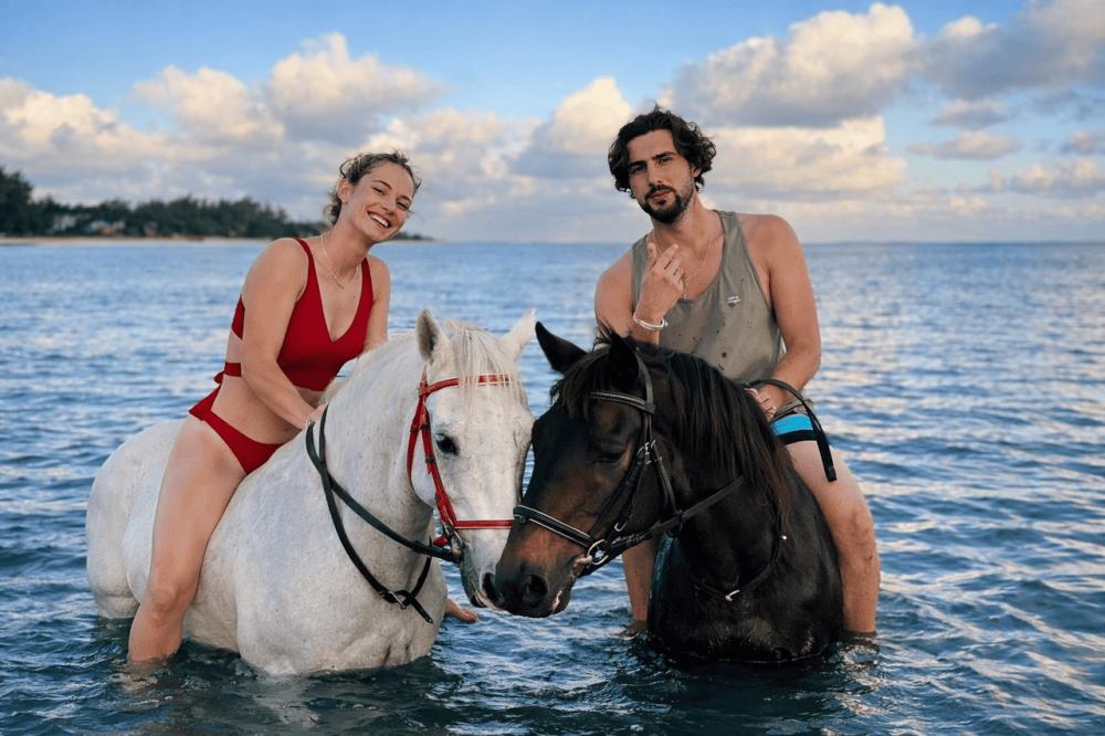 Riambel: Swimming With Horses Beach Experience