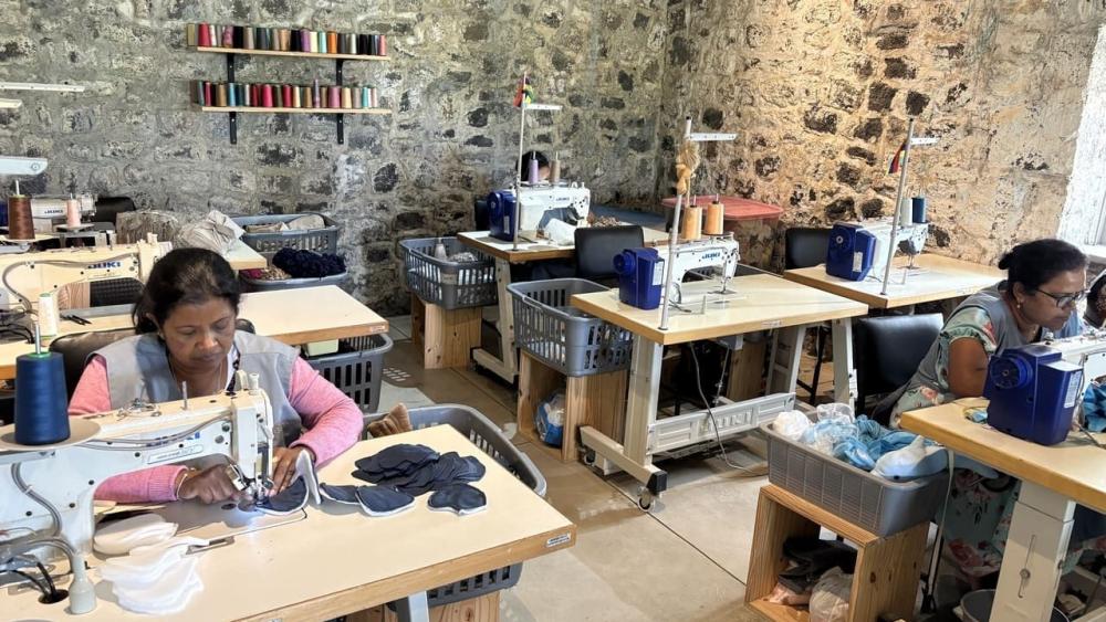 Grand Bassin, Alexandra Falls & Joli Bois Craft Factory with Lunch – Private Mauritius Tour