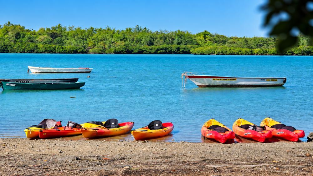 Île d’Ambre Kayaking Adventure – Mangroves & Island Discovery